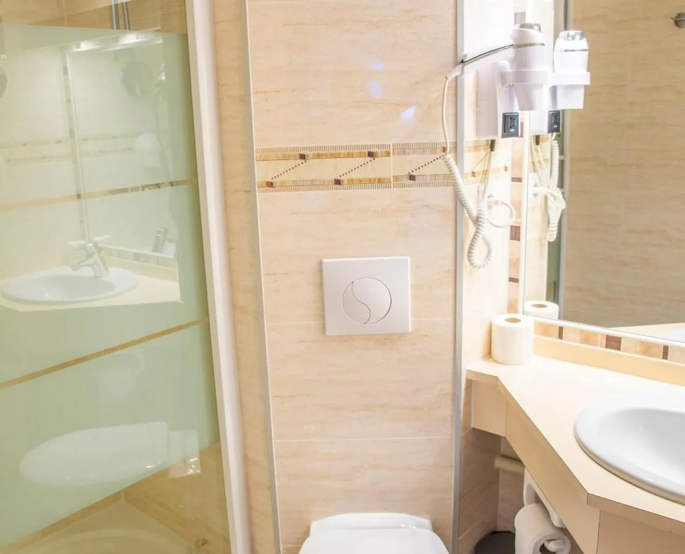 Hotel Bagatelle Paris Nord Roissy Cdg Goussainville  3*, Goussainville (Val-d'Oise) Frankreich