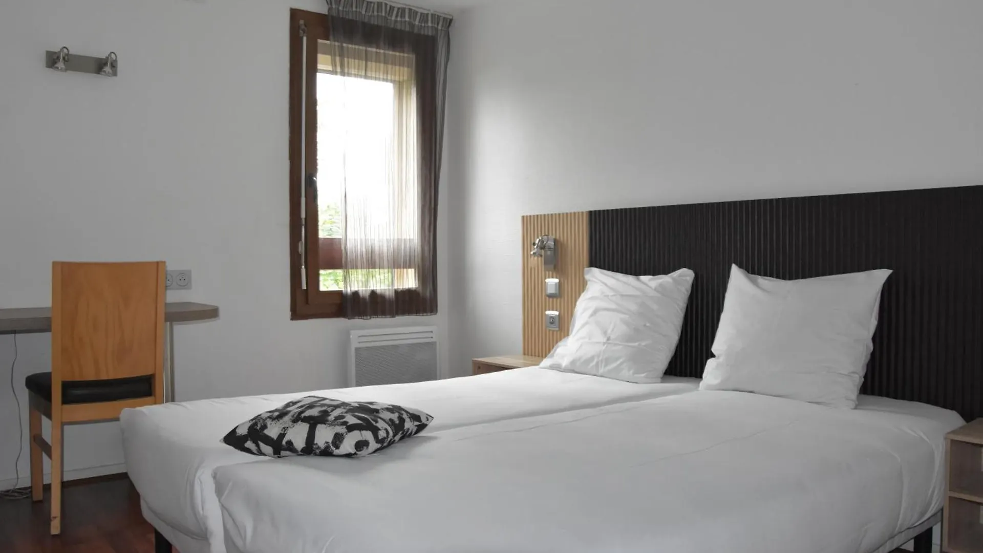 Hotel Bagatelle Paris Nord Roissy Cdg Goussainville  3*, Goussainville (Val-d'Oise) Francia
